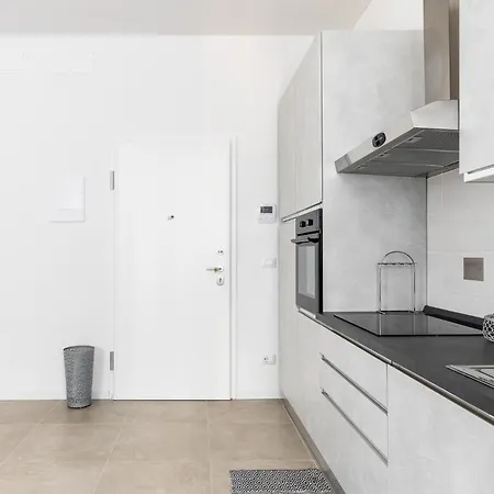 Apartment Lame 15