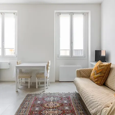 Apartment Lame 15 *